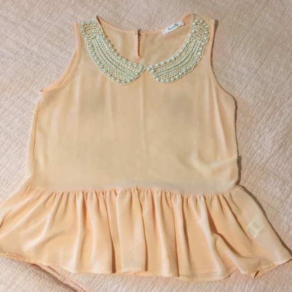 Peach top with pearl collar - Picture 1 of 2